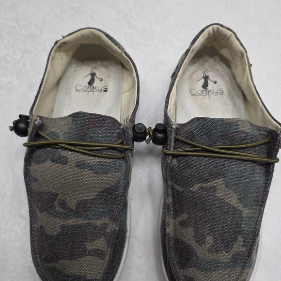 Women's Camouflage Canvas Shoes - Picture 5 of 5